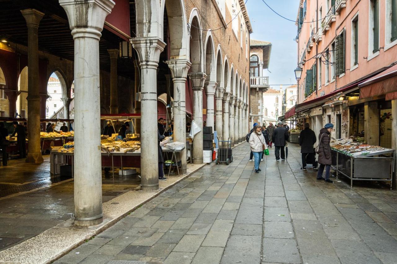 Ca' Del Mercato Venedig Exteriör bild